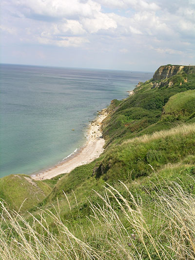 Vue sur la plage depuis les falaises 
